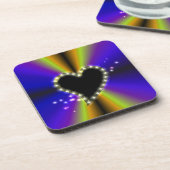 Schwarzes Herz mit Sternen auf lila gelben Regenbo Getränkeuntersetzer (Linke Seite)