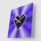 Schwarzes Herz mit Sternen auf Lila Regenbogen Quadratische Wanduhr (Winkel)