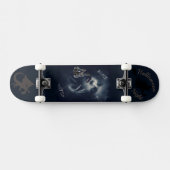 Schwarzes Hexenlicht Halloween Spuk Foto Skateboard (Horizontal)