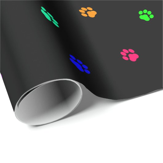 Schwarzes Hintergrund-Regenbogen Pawprint Geschenkpapier (Rolleneckpunkt)