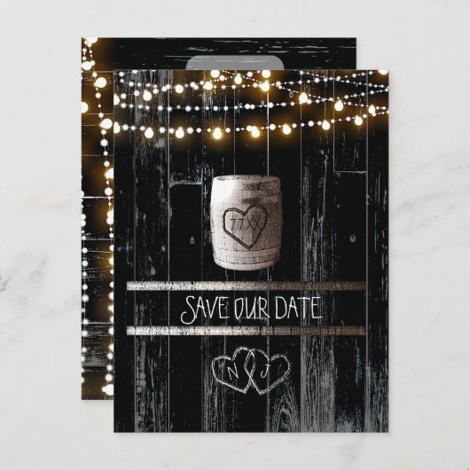 Schwarzes Holz String Lights Barrel Save the Date Ankündigungspostkarte (Vorne/Hinten)