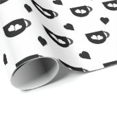 schwarzes Kaffeetassen-Muster mit schwarzen Herzen Geschenkpapier (Rolleneckpunkt)