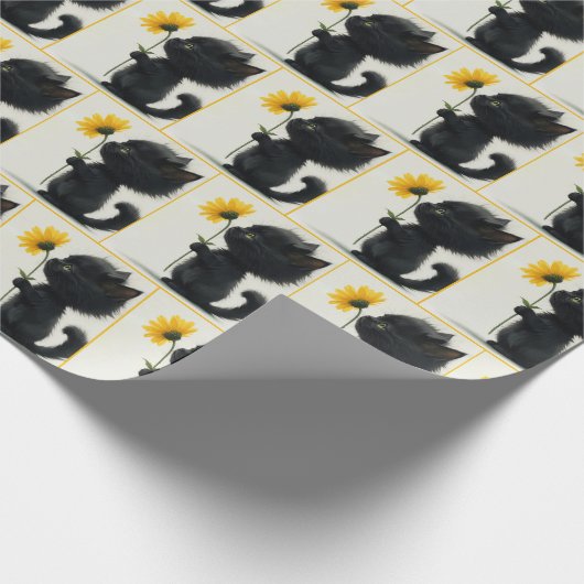 Schwarzes Kätzchen mit gelbem Daisy Geschenkpapier (Ecke)
