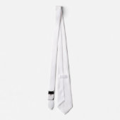 Schwarzes Kätzchen mit roter Nase, das sich in ein Krawatte (Rückseite)