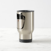 Schwarzes Kätzchen mit roter Nase, das sich in ein Reisebecher (Mittel)