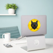 Schwarzes Katzen Gesicht Aufkleber (Laptop auf Schreibtisch)