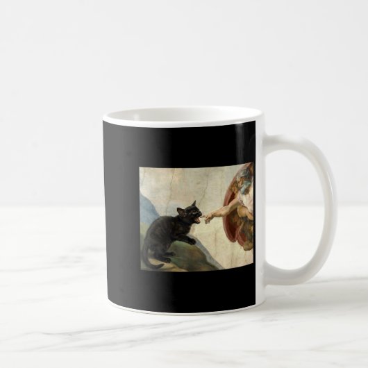 Schwarzes Katzenkätzchen beißt Gottes Hand Kaffeetasse (Rechts)