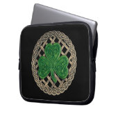 Schwarzes Kleeblatt auf keltischen Knochen Laptop- Laptopschutzhülle (Vorderseite Links)
