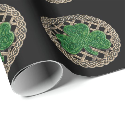 Schwarzes Kleeblatt auf keltischen Knochen-Papier Geschenkpapier (Rolleneckpunkt)