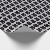 Schwarzes Kleeblatt, grau, matt, Packpapier, klein Geschenkpapier (Ecke)