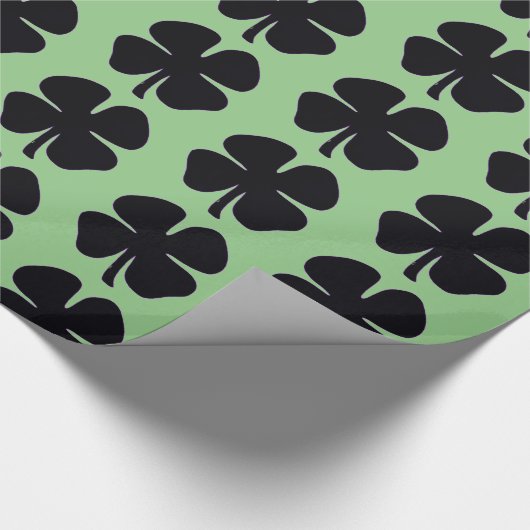 Schwarzes Kleeblatt, grün glänzend, Umhüllungspapi Geschenkpapier (Ecke)