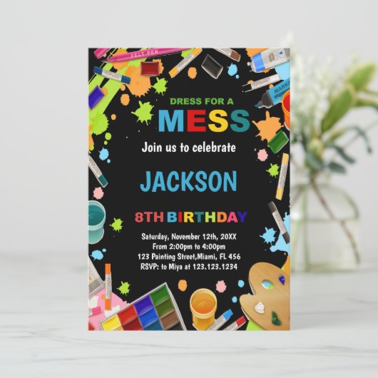 Schwarzes Kleid für Mess Paint Einladungen (Stehend Vorderseite)