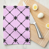 Schwarzes Kreuz Muster auf rosa Küchentuch (Viertel Falte)