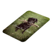 Schwarzes Labor mit zwei Sticks Hund Foto und Name Magnet (Linke Seite)