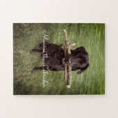 Schwarzes Labor mit zwei Sticks Hund Foto und Name Puzzle (Horizontal)