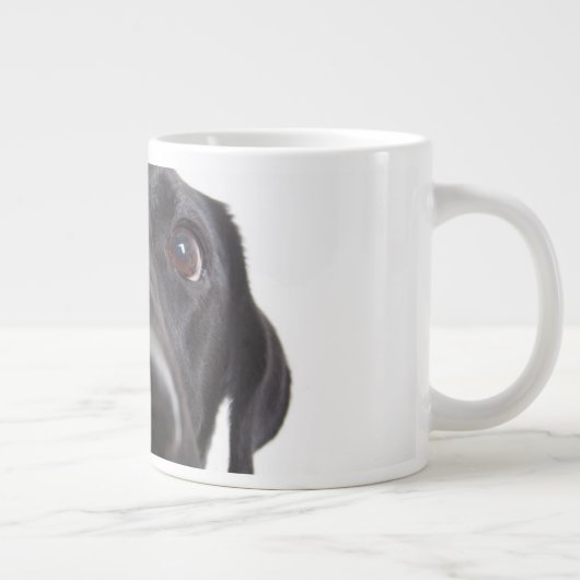 Schwarzes Labrador Closeup-Portrait Jumbo-Tasse (Rechts)