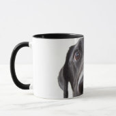 Schwarzes Labrador Closeup-Portrait Tasse (Links)
