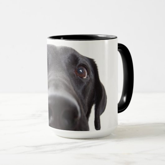 Schwarzes Labrador Closeup-Portrait Tasse (VorderseiteRechts)