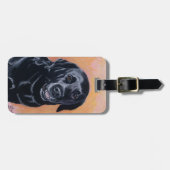 Schwarzes Labrador, das im Licht lächelt Gepäckanhänger (Vorderseite horizontal)