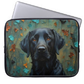 Schwarzes Labrador in Blätter Laptopschutzhülle (Vorderseite)