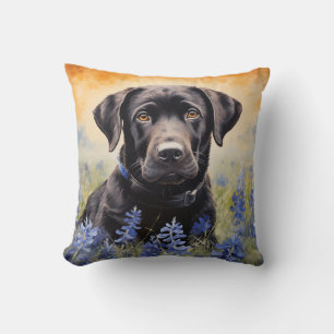 Schwarzes Labrador in Bluebonnets Kissen
