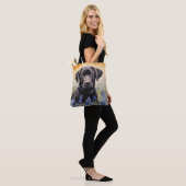 Schwarzes Labrador in Bluebonnets Tasche (Am Model)