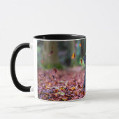 Schwarzes Labrador in Herbstlauben Tasse (Links)