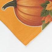 Schwarzes Labrador mit Herbstblättern und Pumpkin Fleecedecke (Ecke)