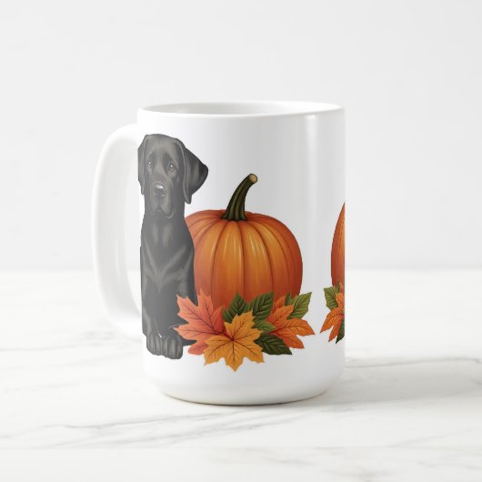 Schwarzes Labrador mit Herbstblättern und Pumpkin Kaffeetasse (Vorderseite Links)