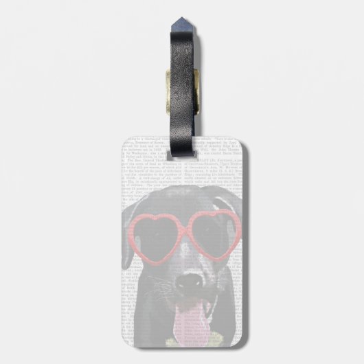 Schwarzes Labrador mit Herzsonnenbrille Gepäckanhänger (Rückseite vertikal)