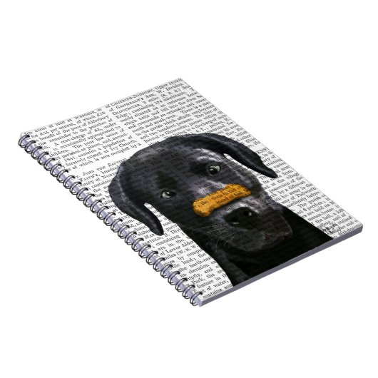 Schwarzes Labrador mit Knochen auf der Nase Notizblock (Rechte Seite)