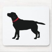 Schwarzes Labrador mit rotem Kragen Mousepad (Vorne)