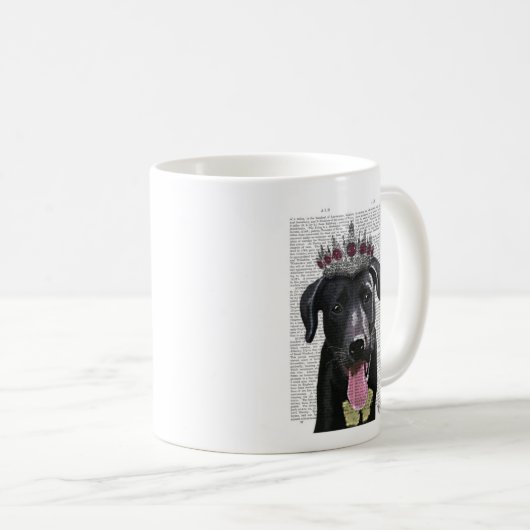 Schwarzes Labrador mit Tiara Kaffeetasse (VorderseiteRechts)