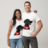 Schwarzes Labrador Retriever mit rotem Collar T-Shirt (Unisex)