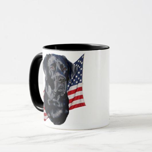 Schwarzes Labrador retriever und Flagge Tasse (Vorderseite Links)