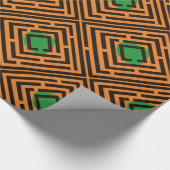 Schwarzes Labyrinth-Muster an grünem Spot für eine Geschenkpapier (Ecke)