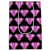 Schwarzes Logo für das Markenzeichen Brustkrebs Mittlere Geschenktüte (Rückseite)