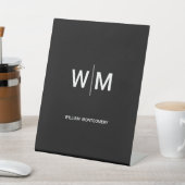 Schwarzes Logo | Unternehmen Sockelschild (In SItu)