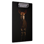 Schwarzes Luxus-Clipboard 4, Okapi im Wald Klemmbrett (Rechts)