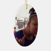 Schwarzes Mädchen welches meme Keramikornament (Rechts)