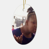 Schwarzes Mädchen welches meme Keramikornament (Links)