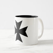 Schwarzes Malteserkreuz Zweifarbige Tasse (VorderseiteRechts)