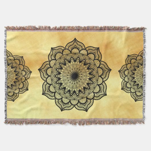 Schwarzes Mandala auf weichem goldfarbenem Hinterg Decke (Vorderseite)