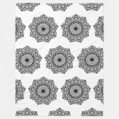 Schwarzes Mandala auf weißem Hintergrund Fleecedecke (Vorderseite)