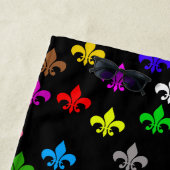 Schwarzes, mehrfarbiges Fleur-de-lis-Muster Strandtuch (Beispiel)