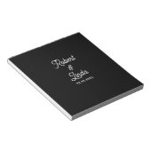 Schwarzes minimal personalisiertes Notizbuch Notizblock (angewinkelt)