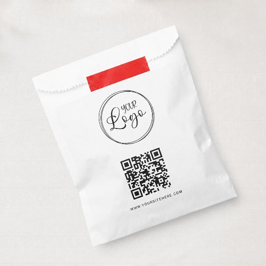 Schwarzes minimalistisches QR-Code-Logo Geschenktütchen