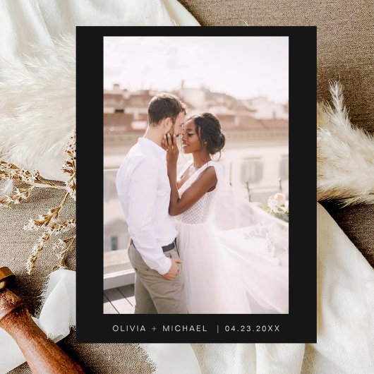 Schwarzes Minimalistisches Save the Date-Skript-Fo Postkarte