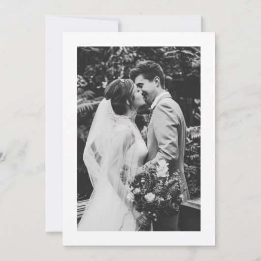 Schwarzes Minimalistisches Script-Hochzeitsskript- Dankeskarte (Rückseite)