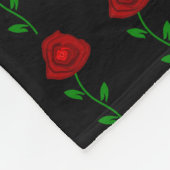 Schwarzes mit Rosen-Fleece-Decke Fleecedecke (Ecke)